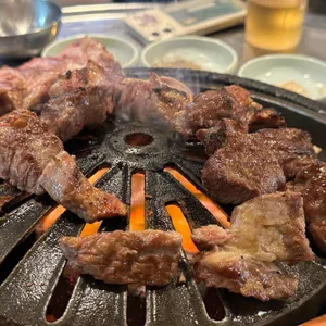 넙딱집 사진
