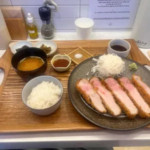 오사카멘치 사진