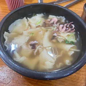 낙지한마리수제비상도 사진