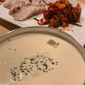 충무칼국수보쌈 사진
