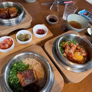 아뜨뜨 사진