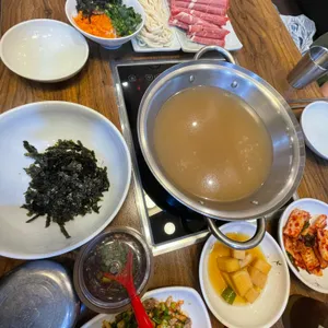 두둑한 샤브 칼국수 사진