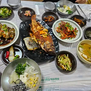 아지트 사진