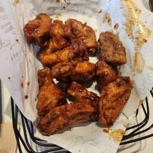 교촌치킨 사진
