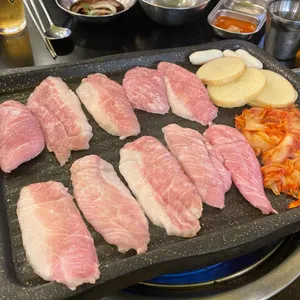 육더쿠 사진