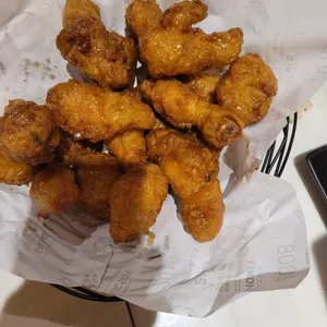 교촌치킨 사진