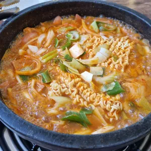 석기정돌솥부대찌개 사진