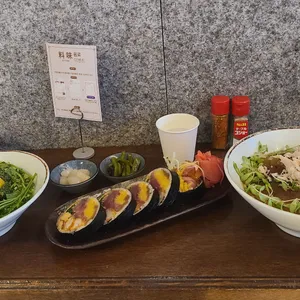 료미 사진