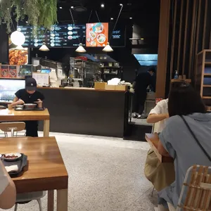 스트릿 리뷰 사진