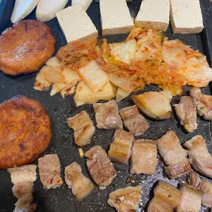 제주오겹살왕돌구이 대표 사진