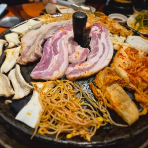 솥뚜껑삼겹살 사진
