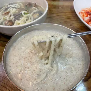 청마루칼국수 사진