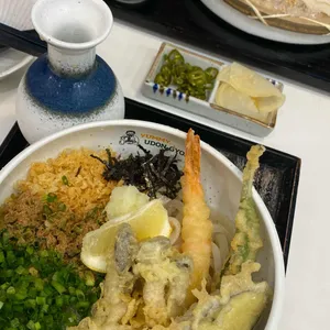 요미우돈 교자 사진