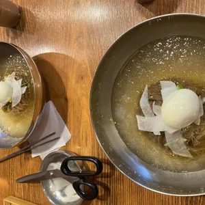 육쌈냉면 사진
