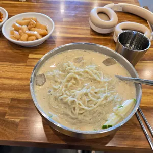 천년초우리밀칼국수 사진