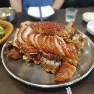 아라네왕족발보쌈 사진