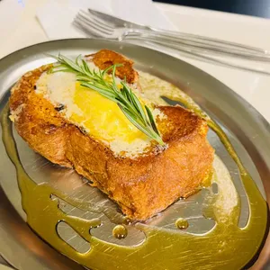 크레뮤 러빙 클럽 사진
