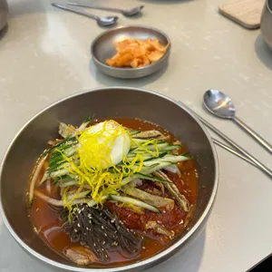 진주냉면 사진
