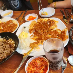 서커스돈까스 리뷰 사진