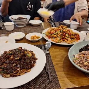메이탄 사진