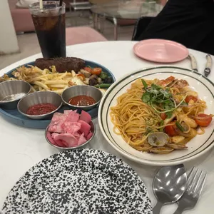 틴틴 사진