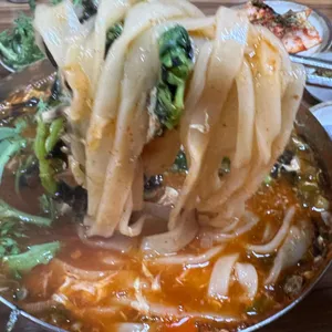얼큰이손칼국수 사진