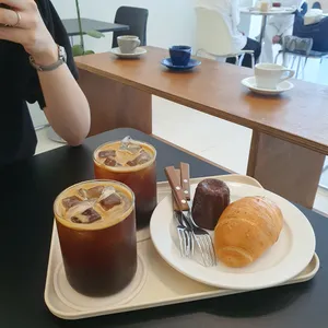 언씬 사진