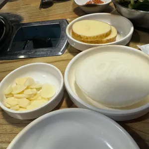묵은지생삼겹살 사진
