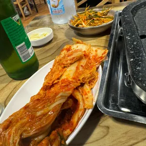 묵은지생삼겹살 사진