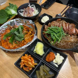 마왕족발 사진