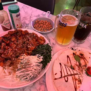 우주선 포차 사진