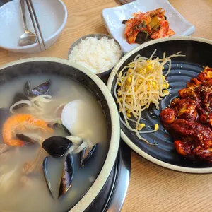 고래해물칼국수 리뷰 사진
