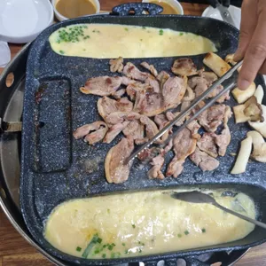 생 황금오리 능이버섯백숙 사진