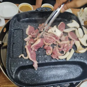 생 황금오리 능이버섯백숙 사진