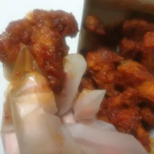 교촌치킨 사진