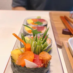 바를정찬 사진