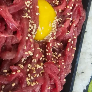 흰고래연어육회 사진