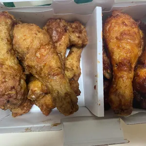 교촌치킨 사진