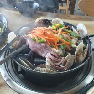 황금 손칼국수 간장게장 사진