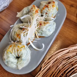 평이담백 뼈칼국수 사진