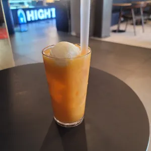 하이테이블 사진
