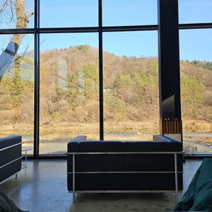 써라운드 슬로우 대표 사진