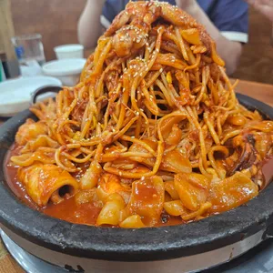 돌솟해물뼈찜 사진