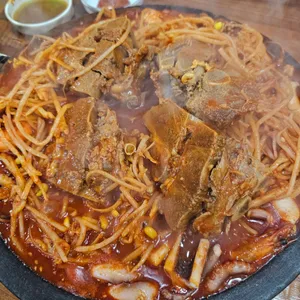 돌솟해물뼈찜 사진