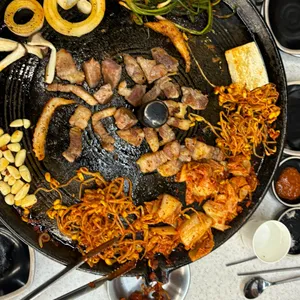 싹쓰리솥뚜껑김치삼겹살 사진