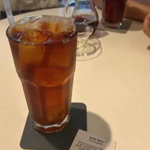 로스팅하우스 허깅 사진