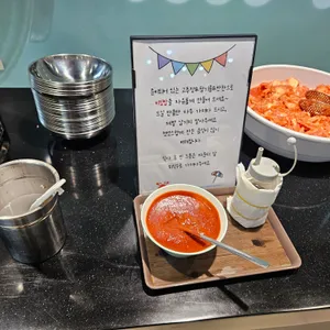더채움한식뷔페 사진