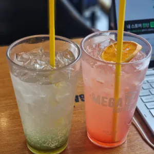메가커피 사진
