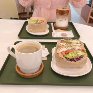 달온느 사진