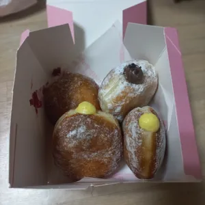 노티드 도넛 사진